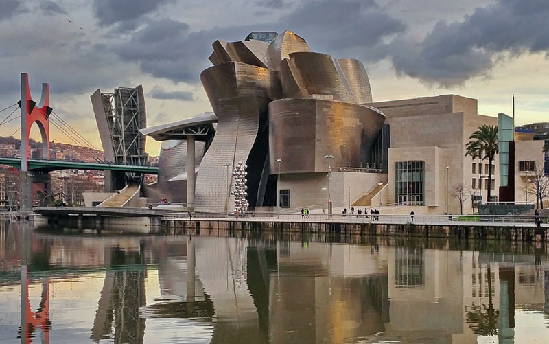 Museo Guggenheim de Bilbao - txlopez para Pixabay